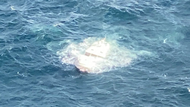 Coast Guard Rescues 3 After Boat Sinks Off Georgia 