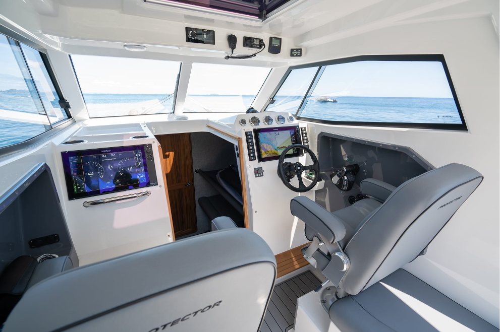 Helm of a Protector 410 Targa