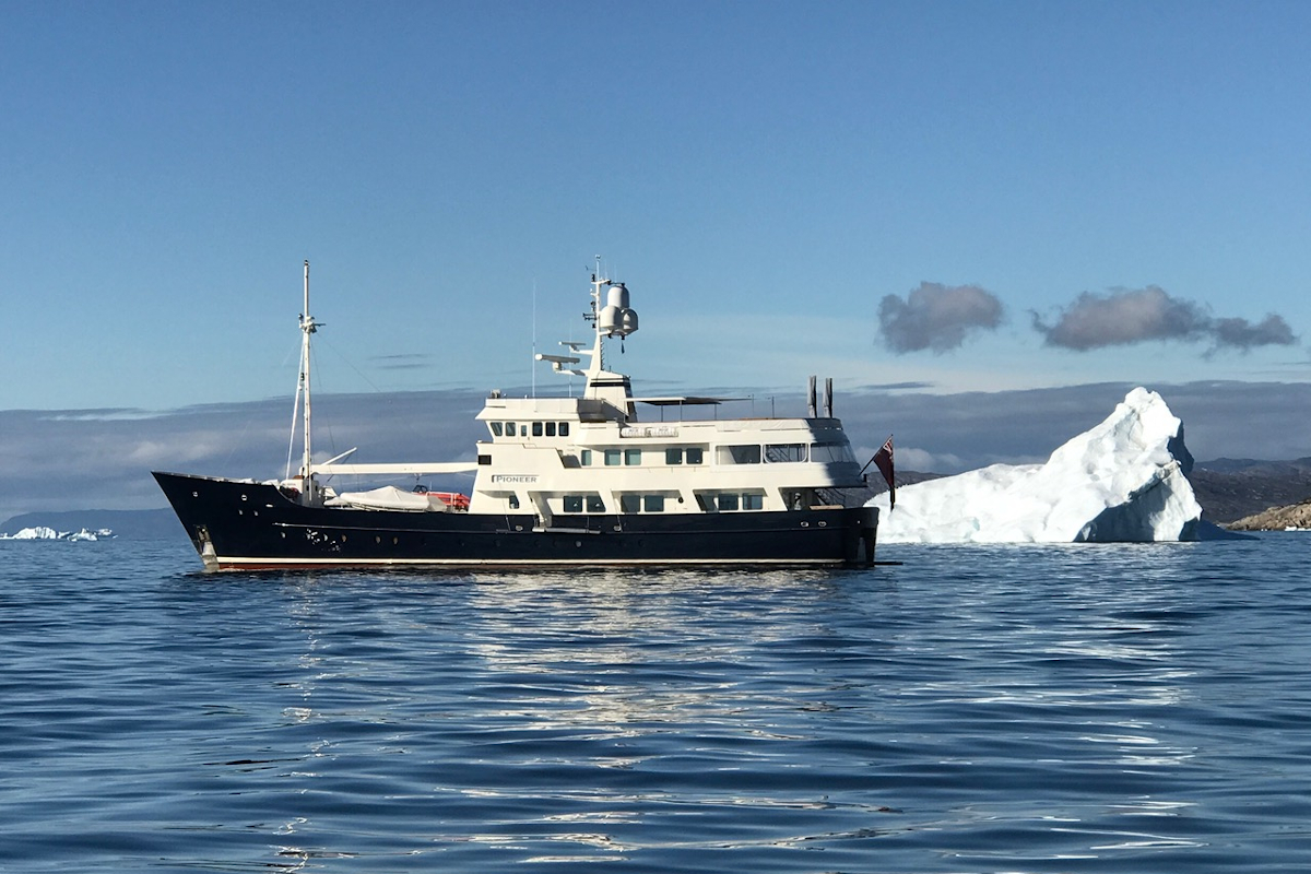 expedition yacht cruises