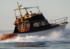 New Maine-Built Hood 42 LM Just Launched, An Instant Classic