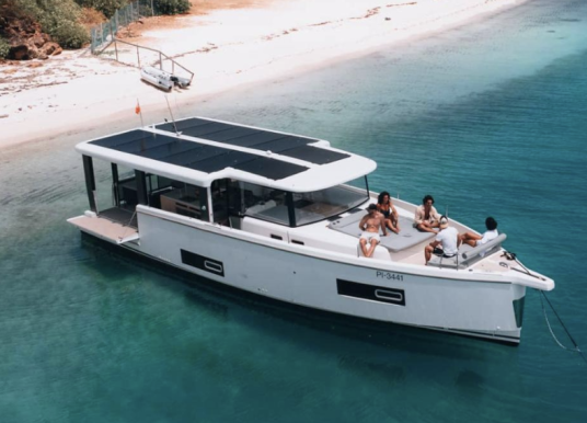 Jeanneau Introduces New Sea Loft 480 Floating Cruising Villa