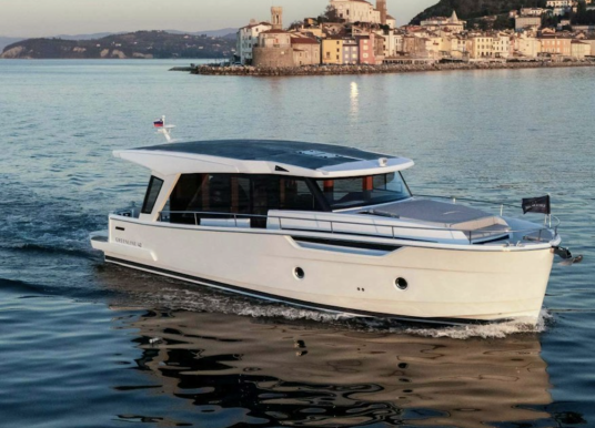 Innovative Greenline 42 to Star at FLIBS